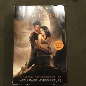 New moon by Stephenie Meyer